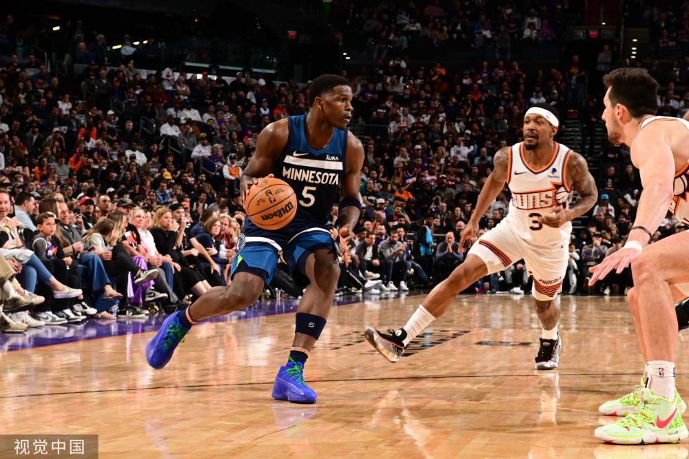 斯瓦泰克2-0斯维托丽娜重返迈阿密站8强，将战外卡选手伊埃拉.