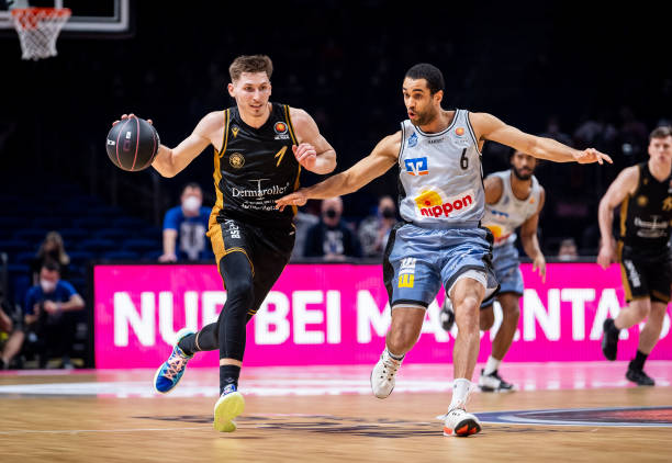 疑是他们提 疑是他们提