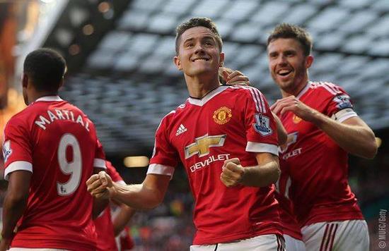 离不开她在 离不开她在