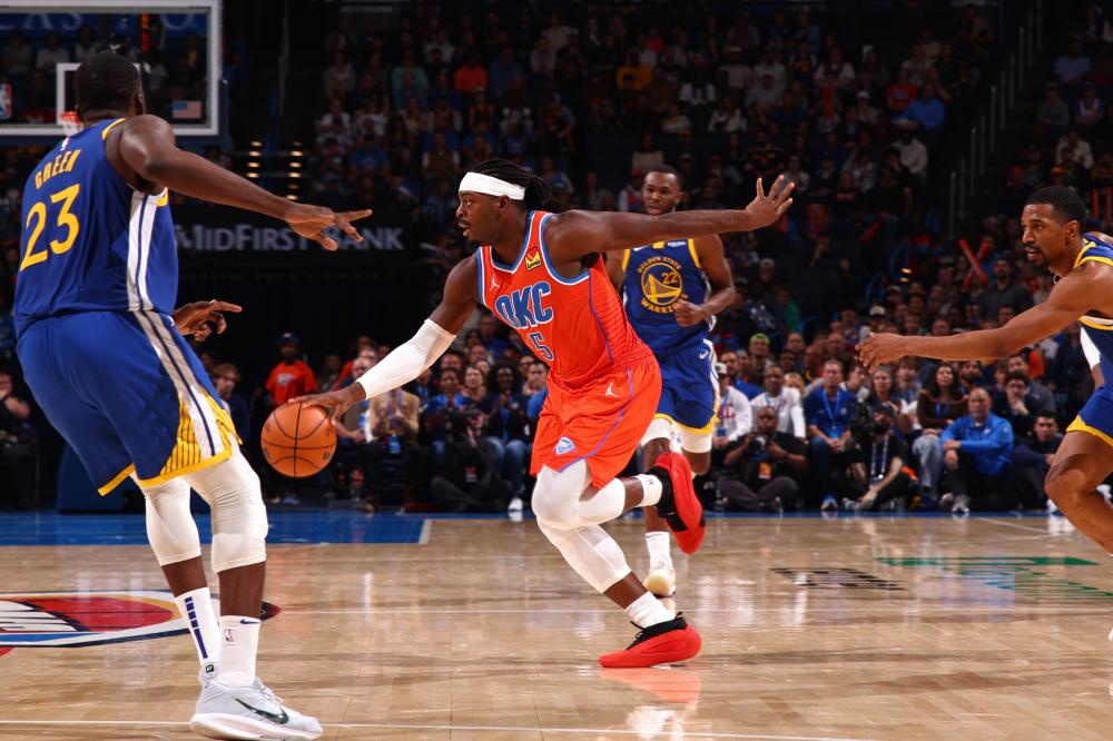 NBA半场：库里16分4板3助，勇士63-61森林狼（NBA半场战报：库里16分4篮板3助攻，勇士63-61领先森林狼）